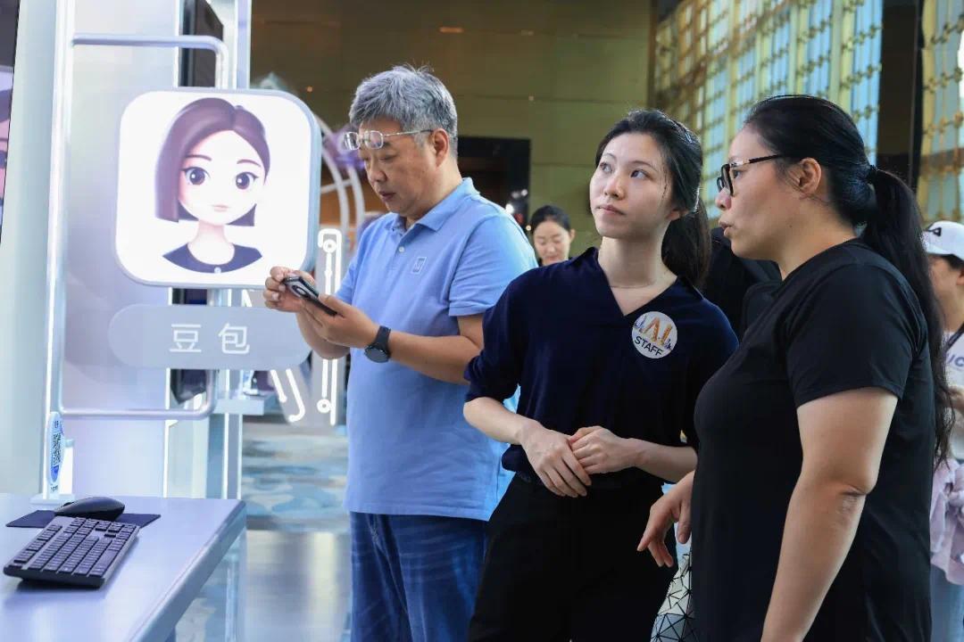 首款“豆包助手”手机售罄，二手平台加价700起